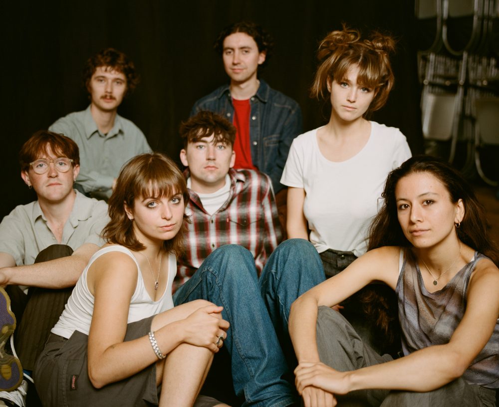 Black Country, New Road: “Snow Globes” - Música Instantânea