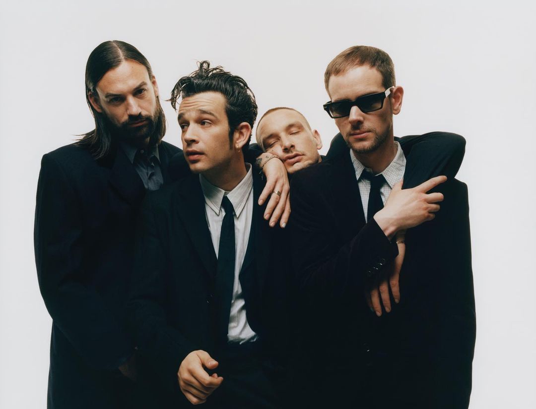 ミュージシャン THE 1975 Being In A Foreign Language T Ouça | The 1975: 