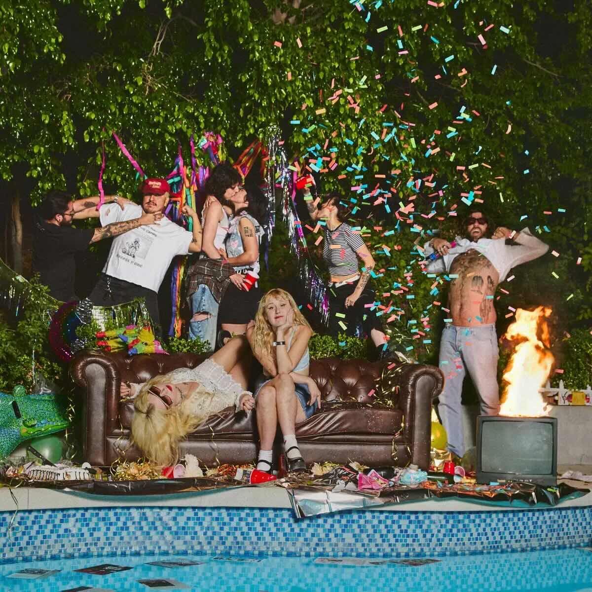 Ouça | Lambrini Girls: "Who Let The Dogs Out" - Música Instantânea